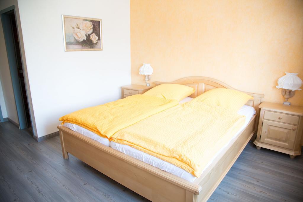 Hotel Zur Hessischen Schweiz Doernhagen Pokoj fotografie